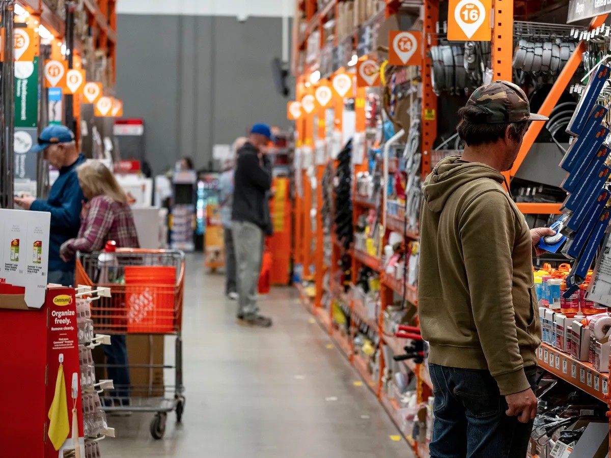 Home Depot’s Spring Quarter: Profits Hold, but Shoppers Are Still Sitting on Their Hands