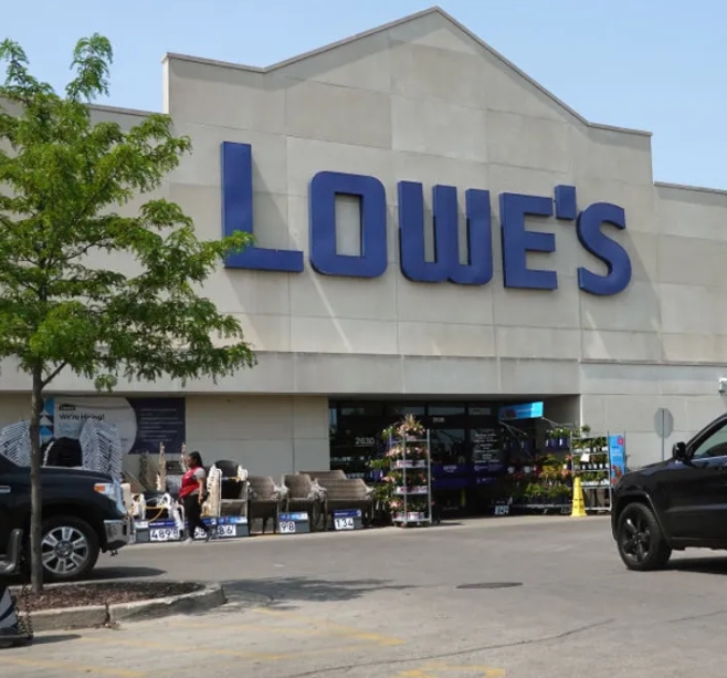 Lowe’s Bets on the DIY Crowd and AI Is Helping Close the Sale